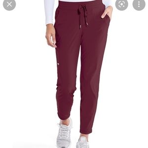 Grey's Anatomy Edge Nova top (M) and Vibe pants (S).